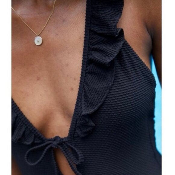 Aerie Textured Ruffle Tie One Piece Swimsuit Black Women’s Size Medium - Picture 7 of 8